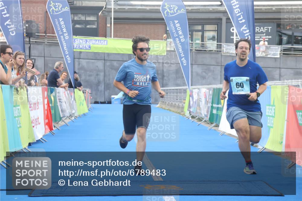 11.08.2024 - GEWOBA Citytriathlon Bremen Lena Gebhardt http://msf.ph/oto/6789483 11.08.2024 11:27:31 Ziel 42 meine-sportfotos.de