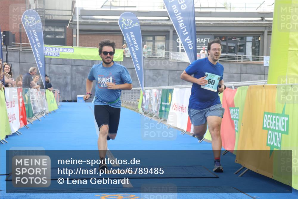 11.08.2024 - GEWOBA Citytriathlon Bremen Lena Gebhardt http://msf.ph/oto/6789485 11.08.2024 11:27:32 Ziel  meine-sportfotos.de