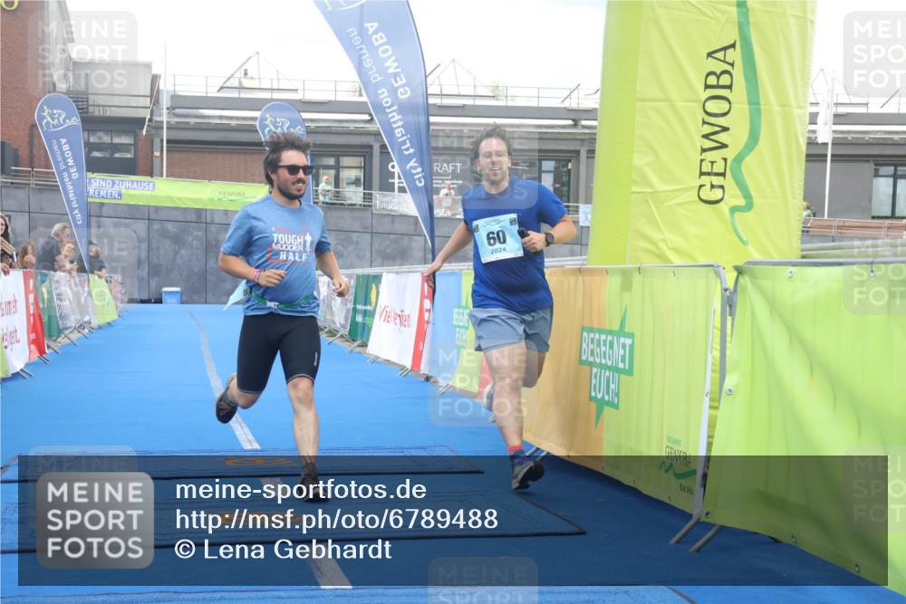 11.08.2024 - GEWOBA Citytriathlon Bremen Lena Gebhardt http://msf.ph/oto/6789488 11.08.2024 11:27:32 Ziel  meine-sportfotos.de