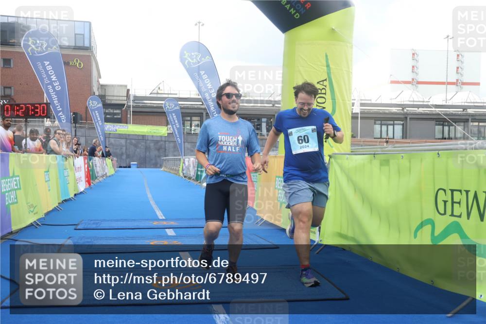 11.08.2024 - GEWOBA Citytriathlon Bremen Lena Gebhardt http://msf.ph/oto/6789497 11.08.2024 11:27:33 Ziel  meine-sportfotos.de