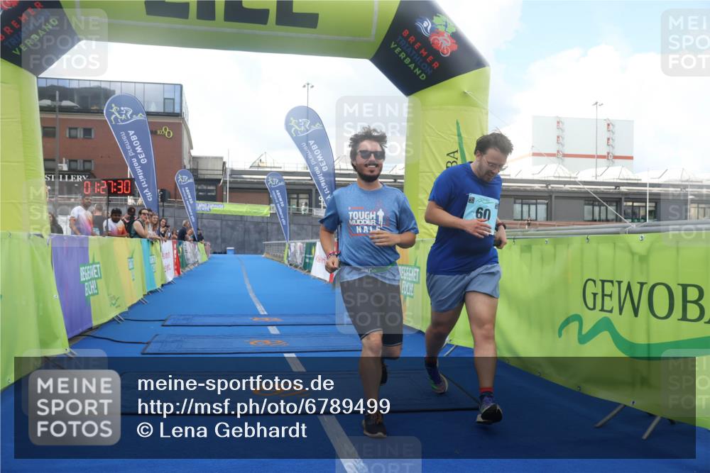 11.08.2024 - GEWOBA Citytriathlon Bremen Lena Gebhardt http://msf.ph/oto/6789499 11.08.2024 11:27:33 Ziel  meine-sportfotos.de