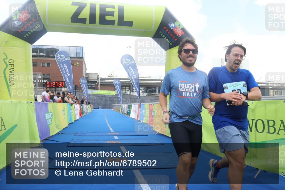 11.08.2024 - GEWOBA Citytriathlon Bremen Lena Gebhardt http://msf.ph/oto/6789502 11.08.2024 11:27:34 Ziel  meine-sportfotos.de