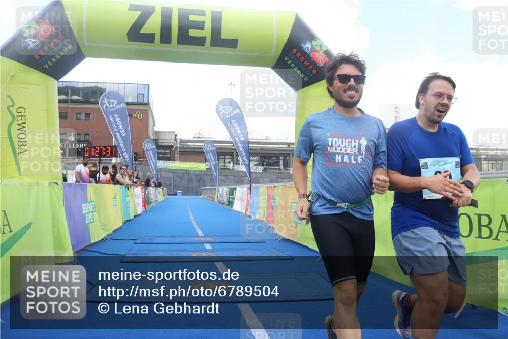11.08.2024 - GEWOBA Citytriathlon Bremen Lena Gebhardt http://msf.ph/oto/6789504 11.08.2024 11:27:34 Ziel  meine-sportfotos.de