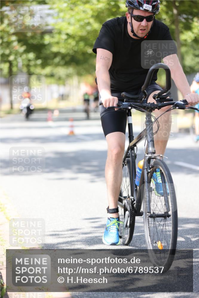 11.08.2024 - GEWOBA Citytriathlon Bremen H.Heesch http://msf.ph/oto/6789537 11.08.2024 13:16:31 Radfahren 409, 420, 444, 564 meine-sportfotos.de