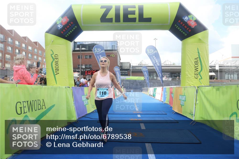 11.08.2024 - GEWOBA Citytriathlon Bremen Lena Gebhardt http://msf.ph/oto/6789538 11.08.2024 11:27:54 Ziel 110 meine-sportfotos.de