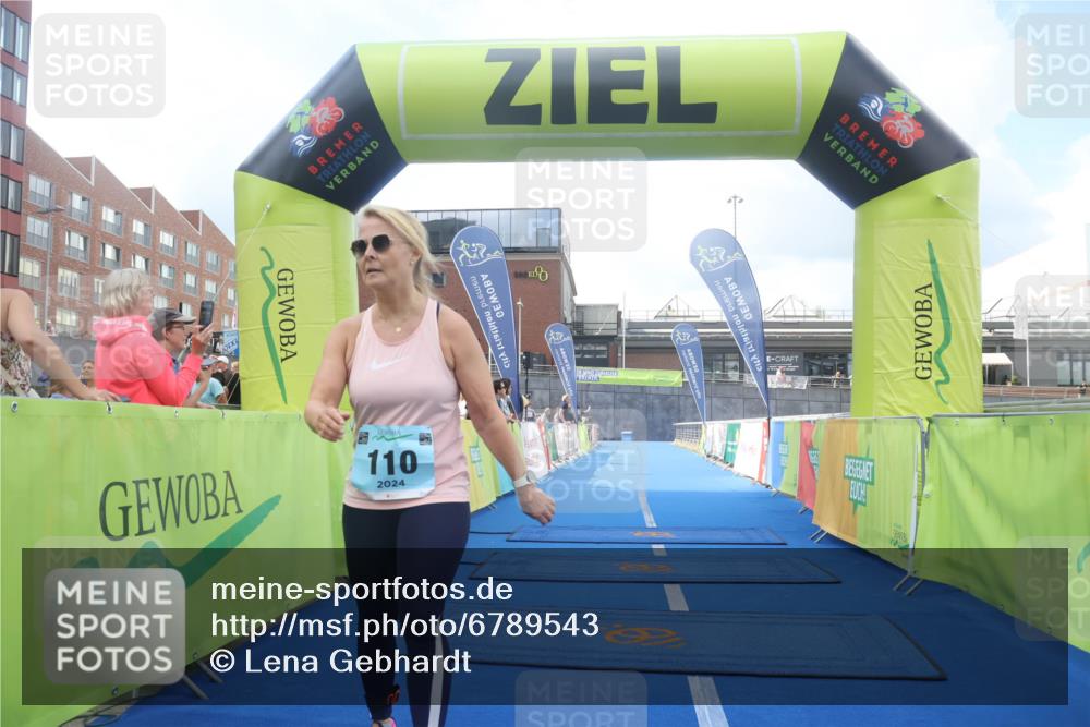 11.08.2024 - GEWOBA Citytriathlon Bremen Lena Gebhardt http://msf.ph/oto/6789543 11.08.2024 11:27:55 Ziel 110 meine-sportfotos.de