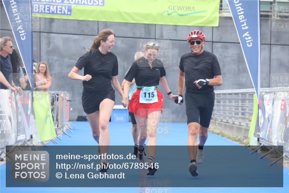 11.08.2024 - GEWOBA Citytriathlon Bremen Lena Gebhardt http://msf.ph/oto/6789546 11.08.2024 11:28:22 Ziel 50, 115 meine-sportfotos.de