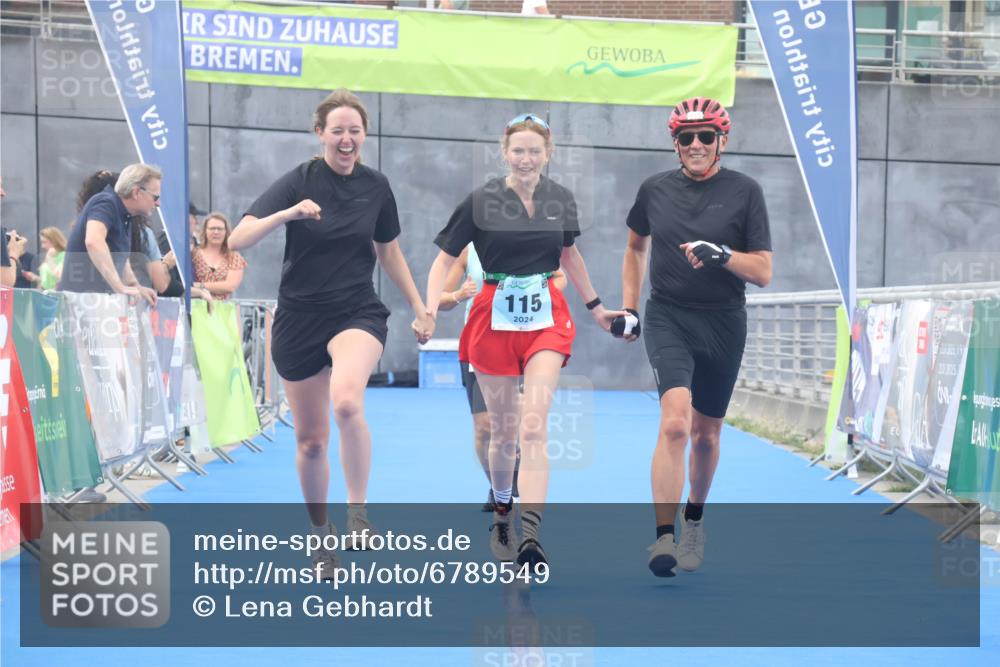 11.08.2024 - GEWOBA Citytriathlon Bremen Lena Gebhardt http://msf.ph/oto/6789549 11.08.2024 11:28:23 Ziel 50, 115 meine-sportfotos.de