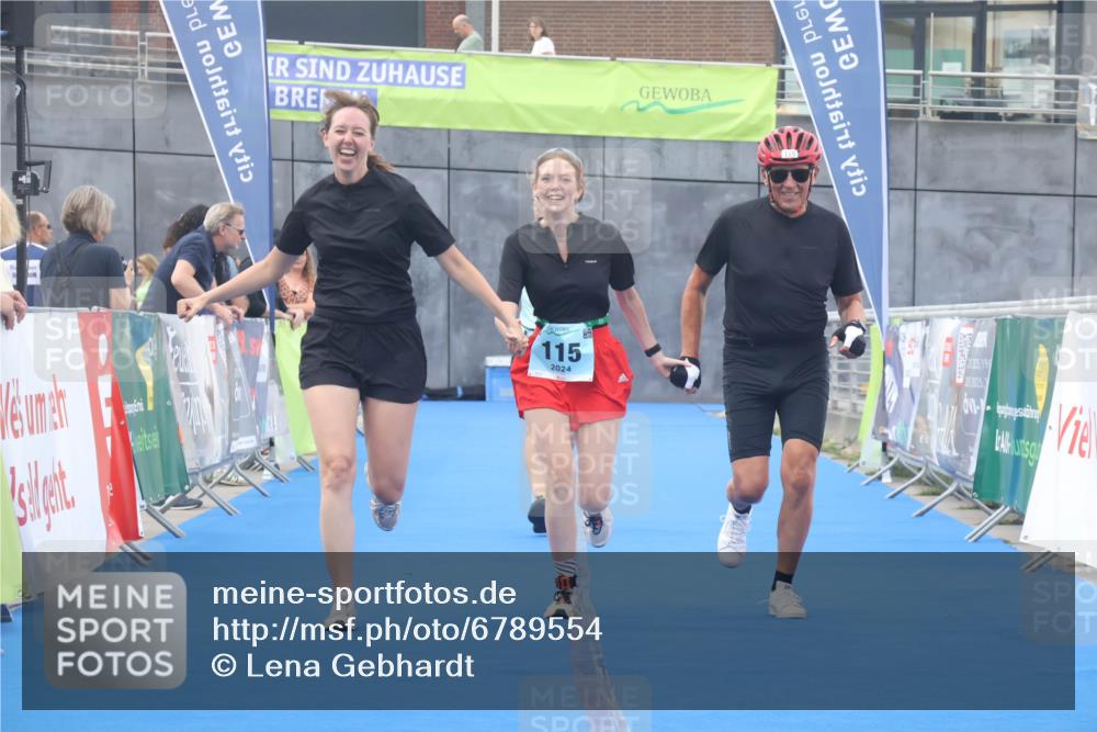 11.08.2024 - GEWOBA Citytriathlon Bremen Lena Gebhardt http://msf.ph/oto/6789554 11.08.2024 11:28:23 Ziel 50, 115 meine-sportfotos.de