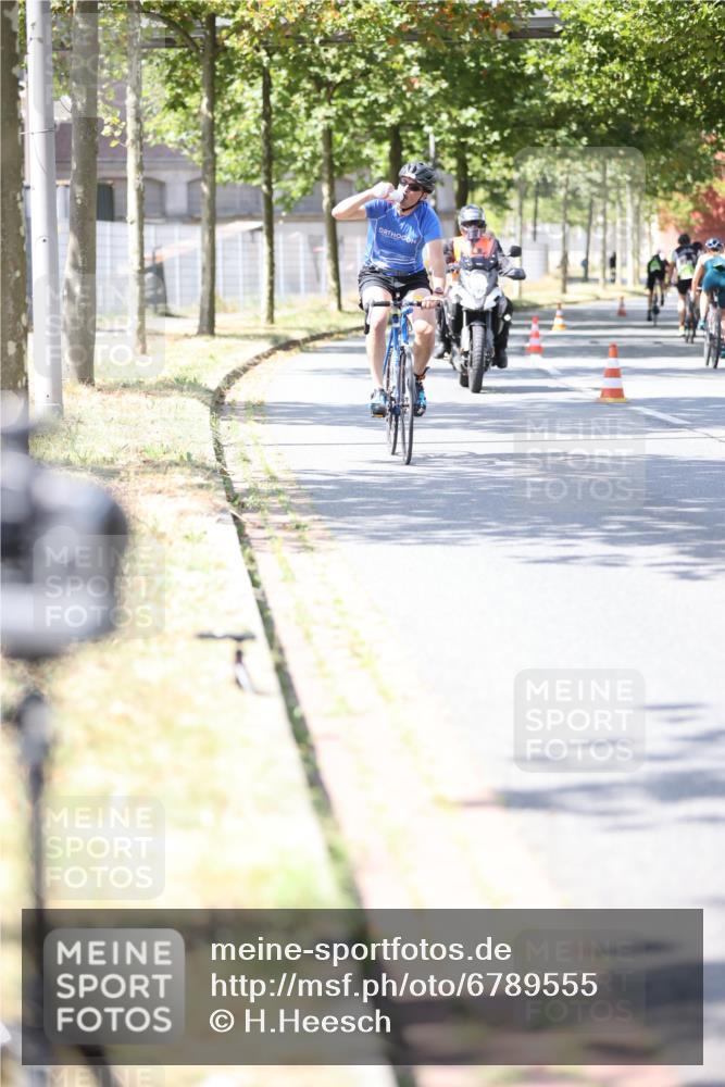 11.08.2024 - GEWOBA Citytriathlon Bremen H.Heesch http://msf.ph/oto/6789555 11.08.2024 13:16:34 Radfahren 365, 409, 420, 444, 466, 544, 564, 618 meine-sportfotos.de
