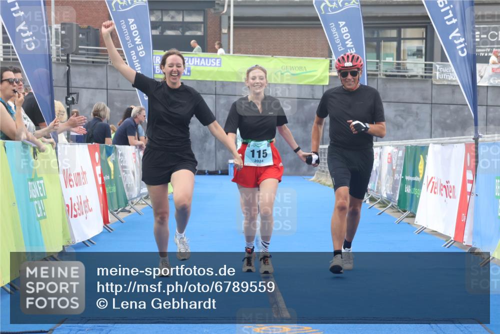 11.08.2024 - GEWOBA Citytriathlon Bremen Lena Gebhardt http://msf.ph/oto/6789559 11.08.2024 11:28:24 Ziel 50, 115 meine-sportfotos.de