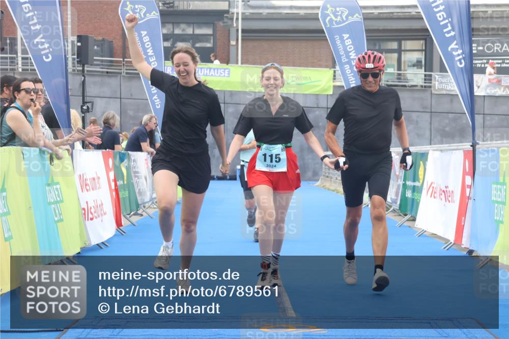 11.08.2024 - GEWOBA Citytriathlon Bremen Lena Gebhardt http://msf.ph/oto/6789561 11.08.2024 11:28:24 Ziel 50, 115 meine-sportfotos.de