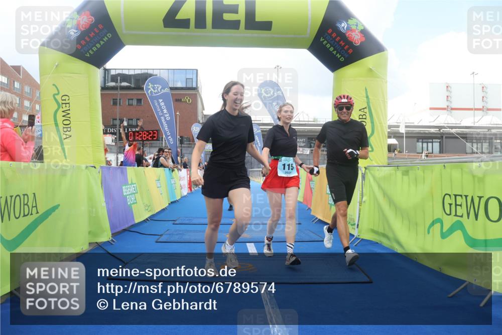 11.08.2024 - GEWOBA Citytriathlon Bremen Lena Gebhardt http://msf.ph/oto/6789574 11.08.2024 11:28:26 Ziel 50, 115 meine-sportfotos.de