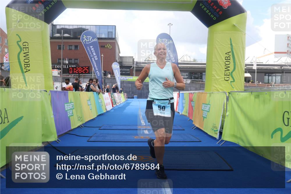 11.08.2024 - GEWOBA Citytriathlon Bremen Lena Gebhardt http://msf.ph/oto/6789584 11.08.2024 11:28:28 Ziel 50, 115 meine-sportfotos.de