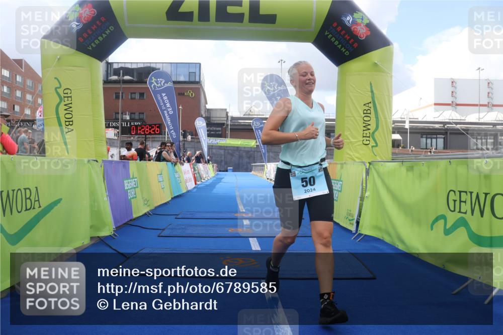 11.08.2024 - GEWOBA Citytriathlon Bremen Lena Gebhardt http://msf.ph/oto/6789585 11.08.2024 11:28:29 Ziel 50, 115 meine-sportfotos.de