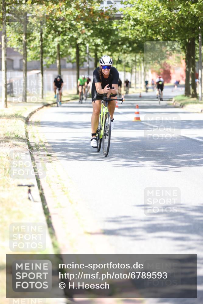 11.08.2024 - GEWOBA Citytriathlon Bremen H.Heesch http://msf.ph/oto/6789593 11.08.2024 13:16:43 Radfahren 365, 366, 397, 431, 444, 466, 486, 521, 544, 547, 618 meine-sportfotos.de