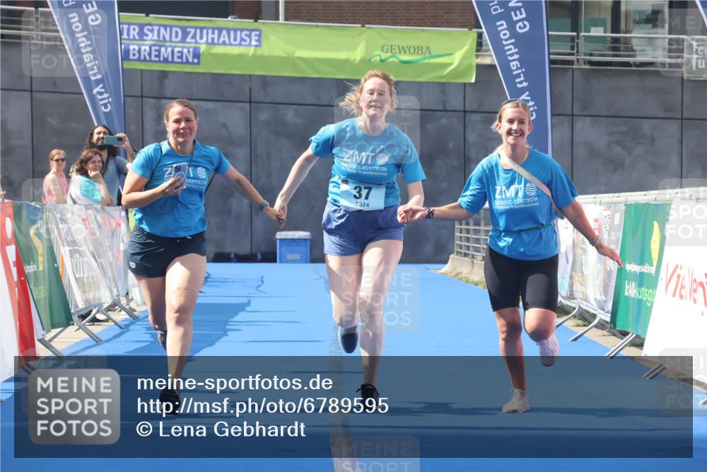 11.08.2024 - GEWOBA Citytriathlon Bremen Lena Gebhardt http://msf.ph/oto/6789595 11.08.2024 11:29:31 Ziel 37 meine-sportfotos.de