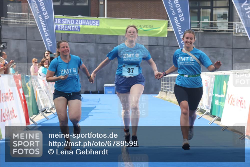 11.08.2024 - GEWOBA Citytriathlon Bremen Lena Gebhardt http://msf.ph/oto/6789599 11.08.2024 11:29:32 Ziel 37 meine-sportfotos.de