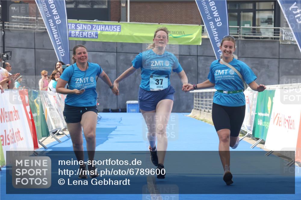 11.08.2024 - GEWOBA Citytriathlon Bremen Lena Gebhardt http://msf.ph/oto/6789600 11.08.2024 11:29:32 Ziel 37 meine-sportfotos.de