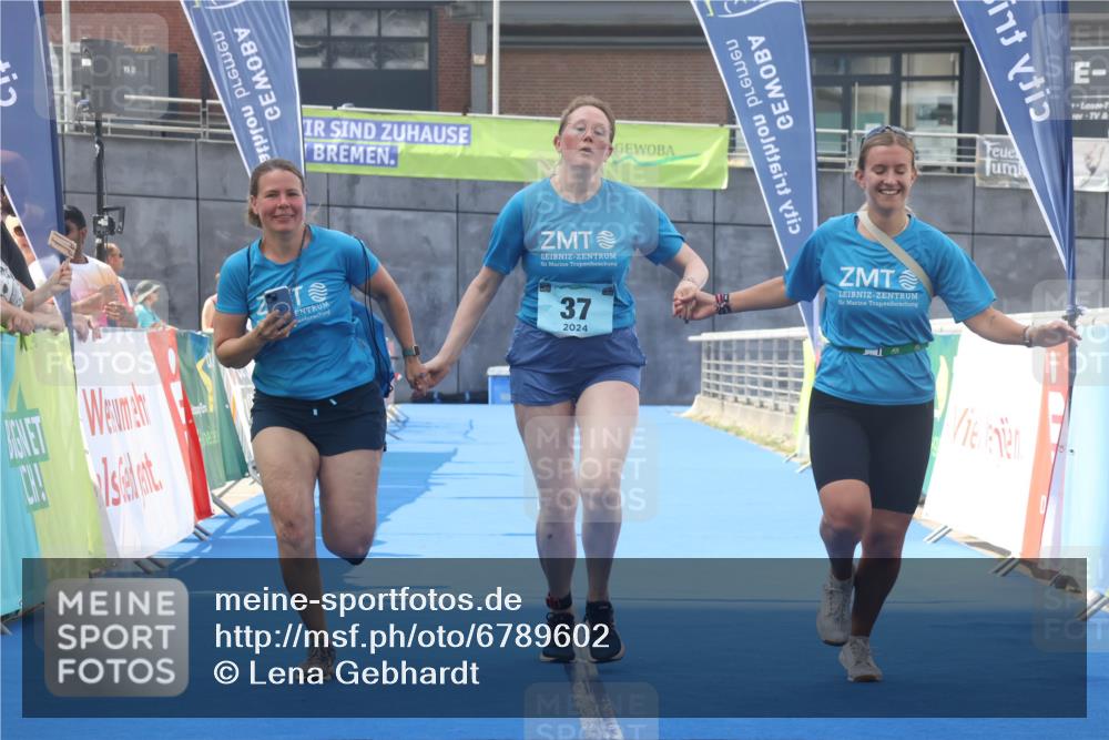 11.08.2024 - GEWOBA Citytriathlon Bremen Lena Gebhardt http://msf.ph/oto/6789602 11.08.2024 11:29:32 Ziel 37 meine-sportfotos.de