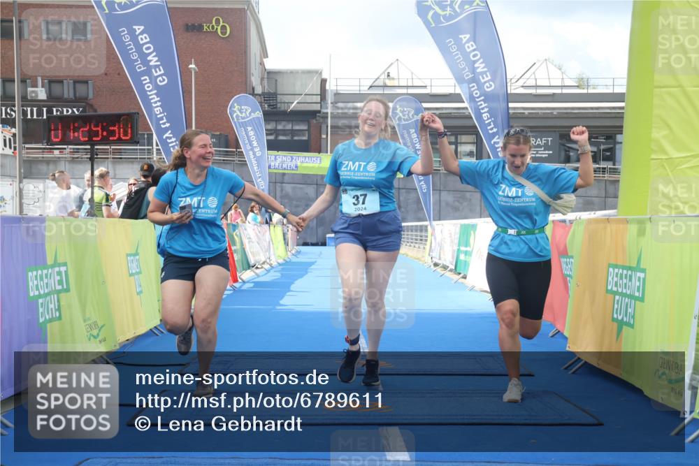 11.08.2024 - GEWOBA Citytriathlon Bremen Lena Gebhardt http://msf.ph/oto/6789611 11.08.2024 11:29:33 Ziel 37 meine-sportfotos.de