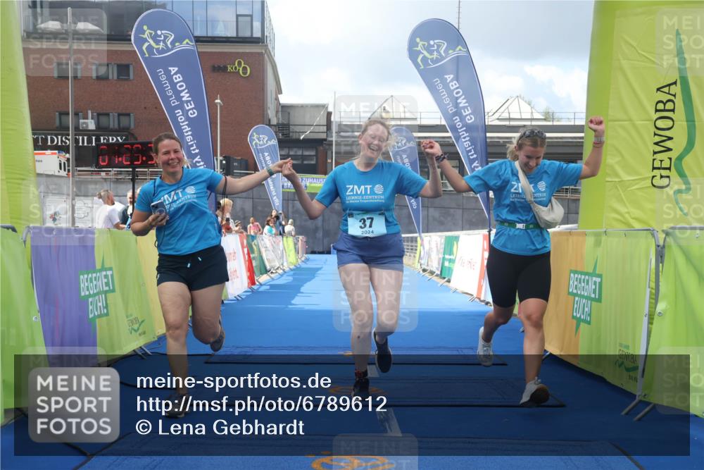 11.08.2024 - GEWOBA Citytriathlon Bremen Lena Gebhardt http://msf.ph/oto/6789612 11.08.2024 11:29:34 Ziel 37 meine-sportfotos.de