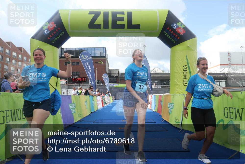 11.08.2024 - GEWOBA Citytriathlon Bremen Lena Gebhardt http://msf.ph/oto/6789618 11.08.2024 11:29:34 Ziel 37 meine-sportfotos.de