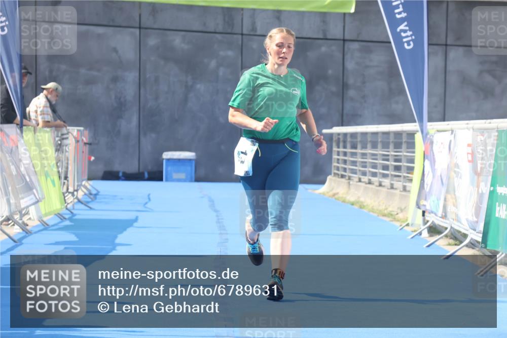 11.08.2024 - GEWOBA Citytriathlon Bremen Lena Gebhardt http://msf.ph/oto/6789631 11.08.2024 11:30:02 Ziel 13 meine-sportfotos.de
