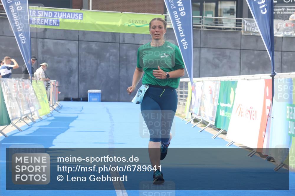 11.08.2024 - GEWOBA Citytriathlon Bremen Lena Gebhardt http://msf.ph/oto/6789641 11.08.2024 11:30:03 Ziel 13 meine-sportfotos.de