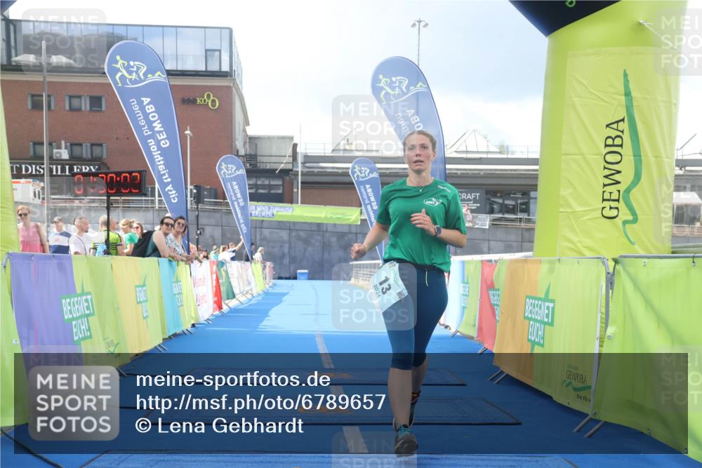 11.08.2024 - GEWOBA Citytriathlon Bremen Lena Gebhardt http://msf.ph/oto/6789657 11.08.2024 11:30:05 Ziel 13 meine-sportfotos.de
