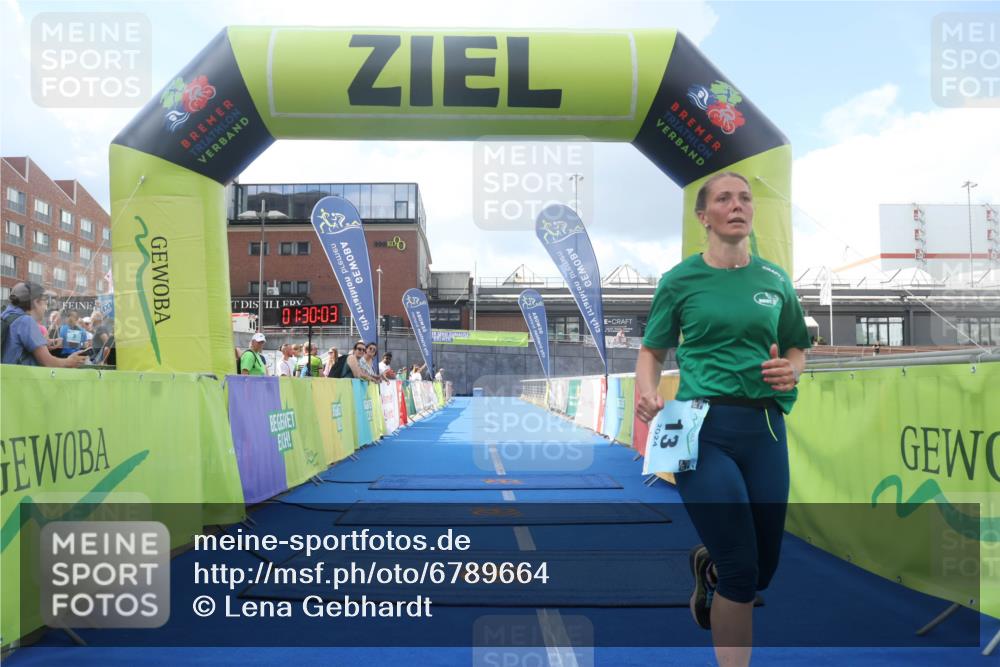 11.08.2024 - GEWOBA Citytriathlon Bremen Lena Gebhardt http://msf.ph/oto/6789664 11.08.2024 11:30:06 Ziel 13 meine-sportfotos.de