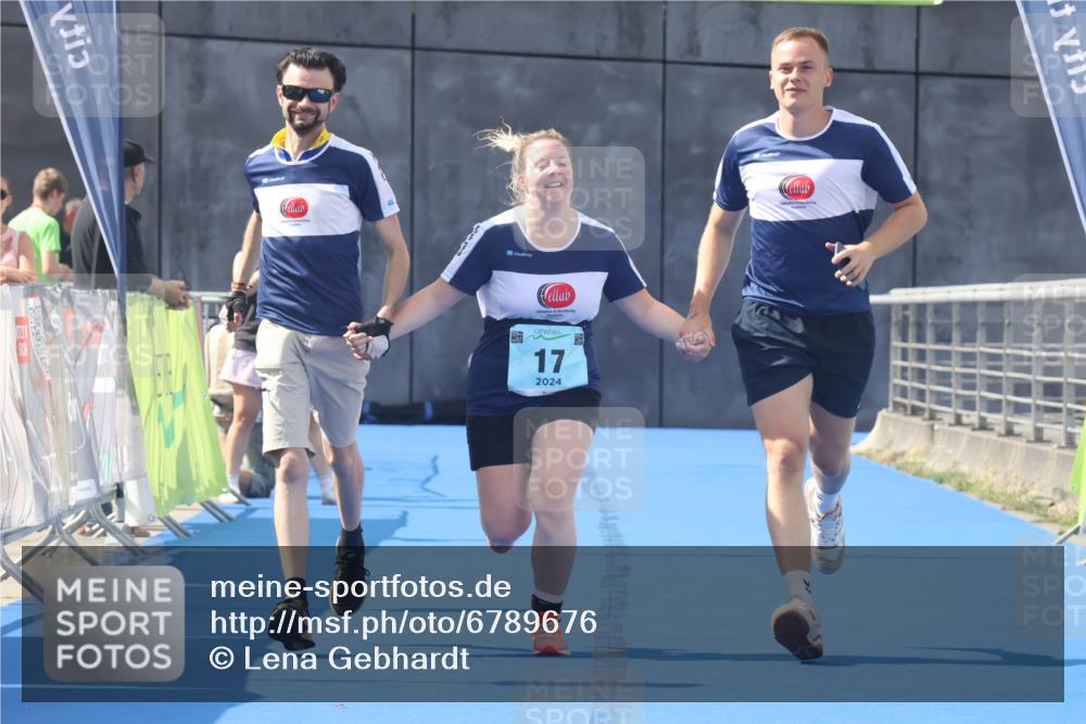 11.08.2024 - GEWOBA Citytriathlon Bremen Lena Gebhardt http://msf.ph/oto/6789676 11.08.2024 11:30:42 Ziel 17 meine-sportfotos.de