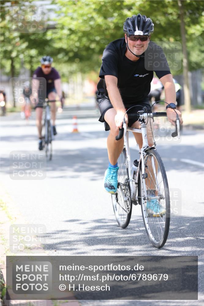 11.08.2024 - GEWOBA Citytriathlon Bremen H.Heesch http://msf.ph/oto/6789679 11.08.2024 13:16:48 Radfahren 365, 366, 397, 431, 466, 486, 521, 544, 547, 618 meine-sportfotos.de