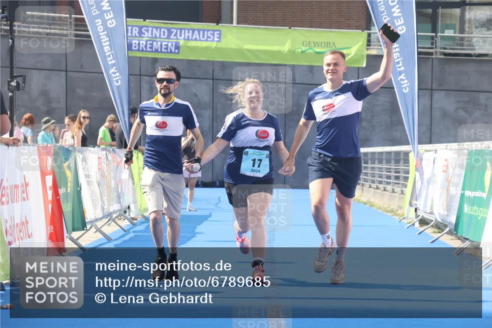 11.08.2024 - GEWOBA Citytriathlon Bremen Lena Gebhardt http://msf.ph/oto/6789685 11.08.2024 11:30:43 Ziel 17 meine-sportfotos.de