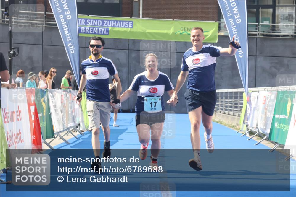 11.08.2024 - GEWOBA Citytriathlon Bremen Lena Gebhardt http://msf.ph/oto/6789688 11.08.2024 11:30:43 Ziel 17 meine-sportfotos.de