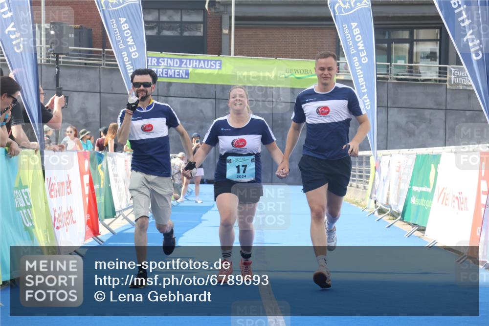 11.08.2024 - GEWOBA Citytriathlon Bremen Lena Gebhardt http://msf.ph/oto/6789693 11.08.2024 11:30:44 Ziel 17 meine-sportfotos.de