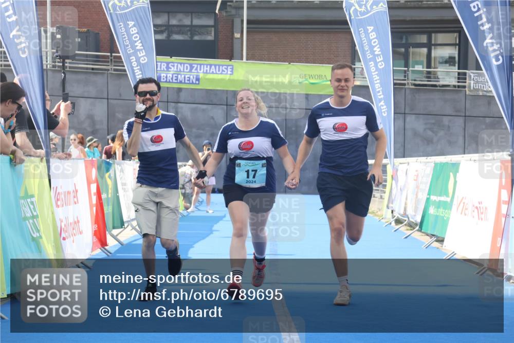 11.08.2024 - GEWOBA Citytriathlon Bremen Lena Gebhardt http://msf.ph/oto/6789695 11.08.2024 11:30:44 Ziel 17 meine-sportfotos.de