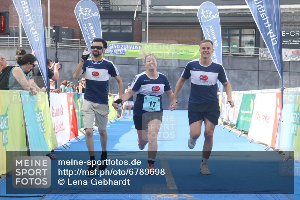 11.08.2024 - GEWOBA Citytriathlon Bremen Lena Gebhardt http://msf.ph/oto/6789698 11.08.2024 11:30:45 Ziel 17 meine-sportfotos.de