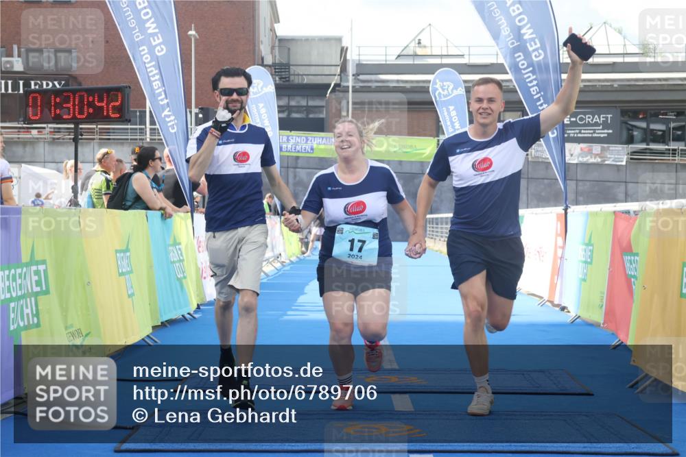 11.08.2024 - GEWOBA Citytriathlon Bremen Lena Gebhardt http://msf.ph/oto/6789706 11.08.2024 11:30:46 Ziel 17 meine-sportfotos.de