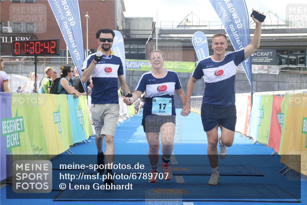 11.08.2024 - GEWOBA Citytriathlon Bremen Lena Gebhardt http://msf.ph/oto/6789707 11.08.2024 11:30:46 Ziel 17 meine-sportfotos.de
