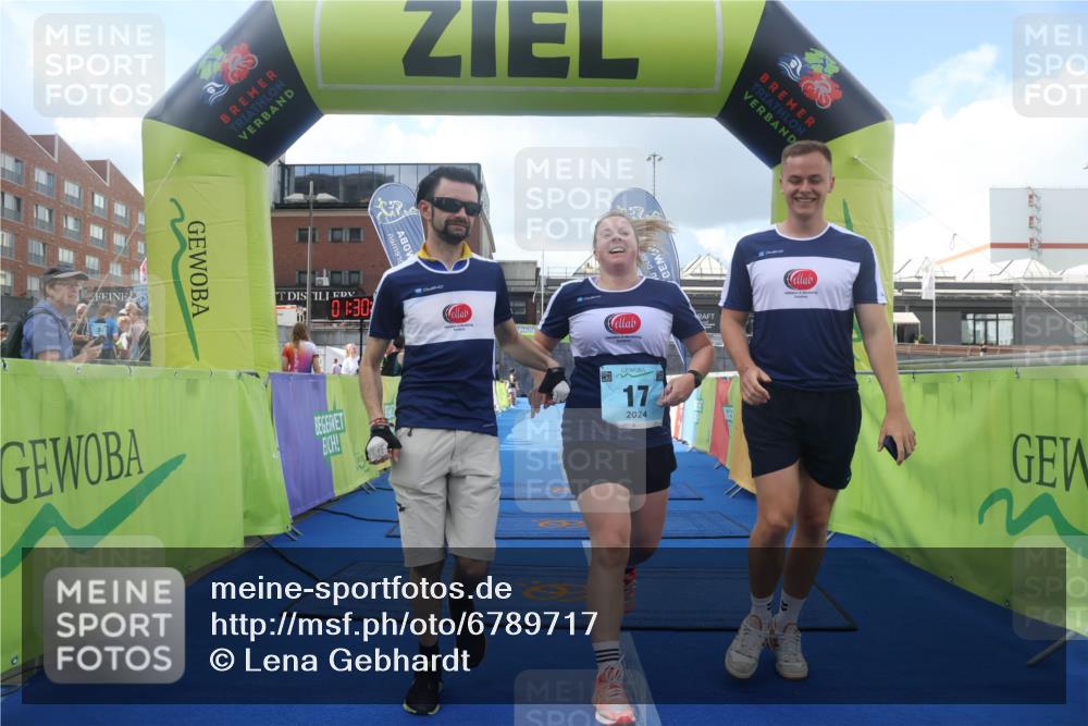 11.08.2024 - GEWOBA Citytriathlon Bremen Lena Gebhardt http://msf.ph/oto/6789717 11.08.2024 11:30:47 Ziel 17 meine-sportfotos.de