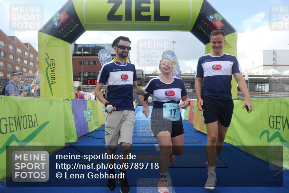 11.08.2024 - GEWOBA Citytriathlon Bremen Lena Gebhardt http://msf.ph/oto/6789718 11.08.2024 11:30:47 Ziel 17 meine-sportfotos.de