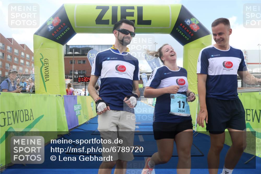11.08.2024 - GEWOBA Citytriathlon Bremen Lena Gebhardt http://msf.ph/oto/6789720 11.08.2024 11:30:48 Ziel 17 meine-sportfotos.de