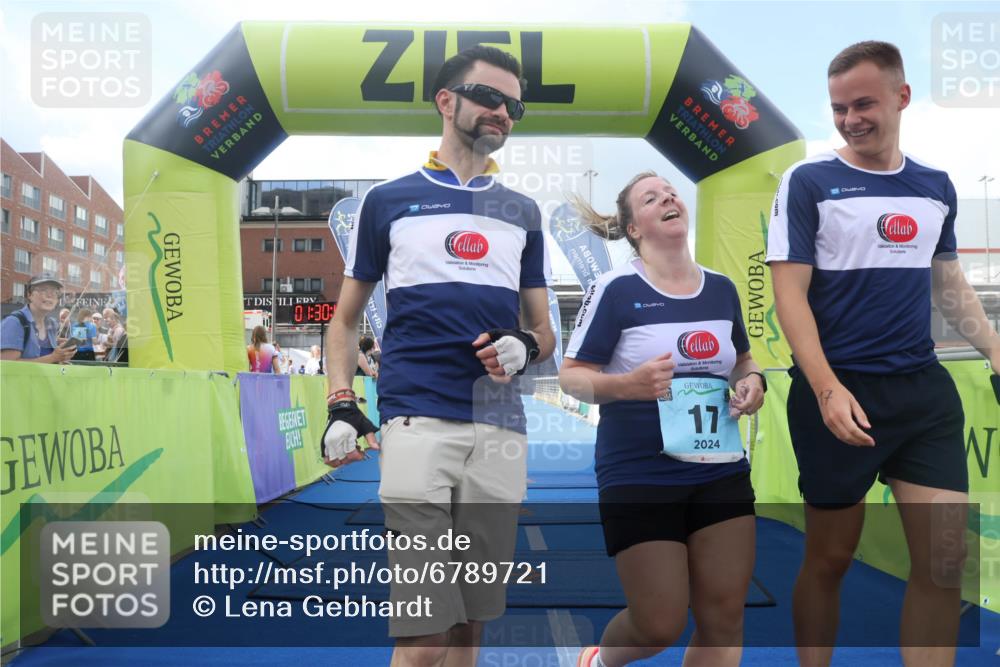 11.08.2024 - GEWOBA Citytriathlon Bremen Lena Gebhardt http://msf.ph/oto/6789721 11.08.2024 11:30:48 Ziel 17 meine-sportfotos.de