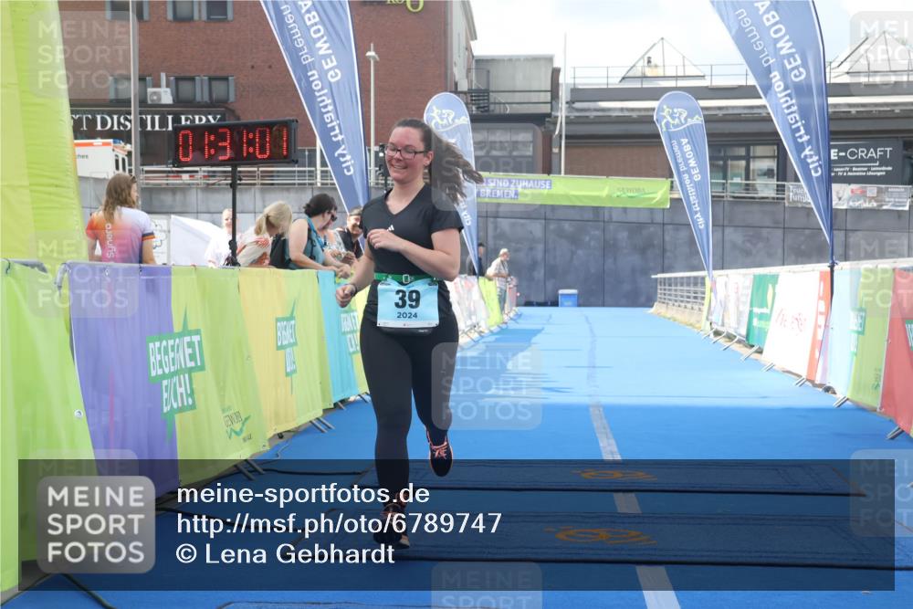 11.08.2024 - GEWOBA Citytriathlon Bremen Lena Gebhardt http://msf.ph/oto/6789747 11.08.2024 11:31:11 Ziel 39 meine-sportfotos.de