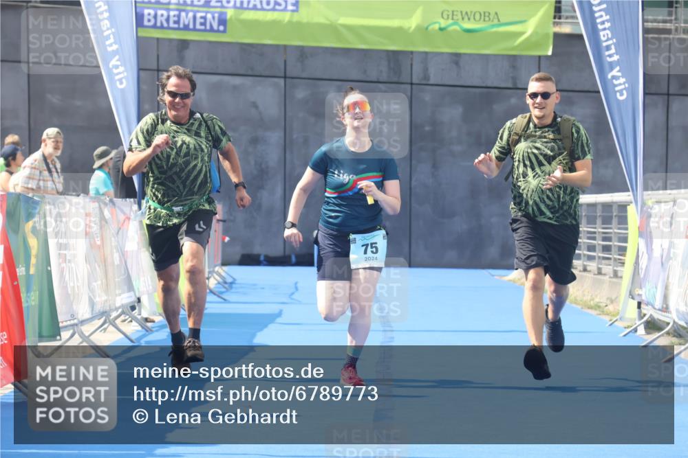 11.08.2024 - GEWOBA Citytriathlon Bremen Lena Gebhardt http://msf.ph/oto/6789773 11.08.2024 11:31:48 Ziel 75 meine-sportfotos.de