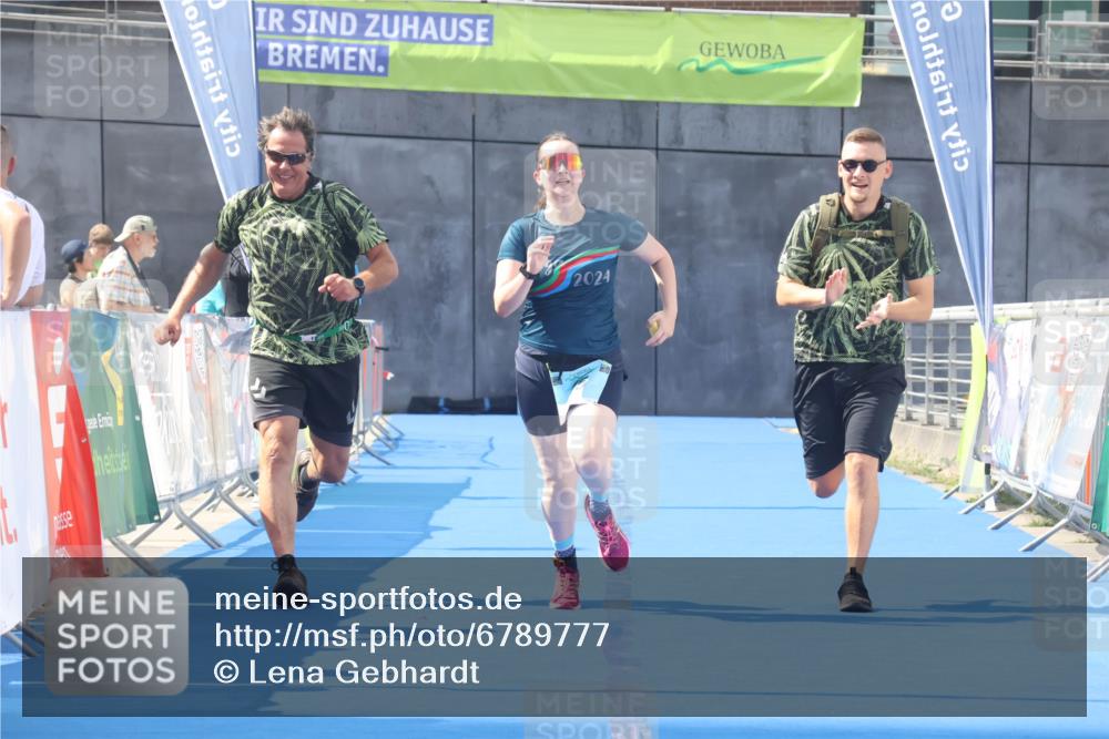 11.08.2024 - GEWOBA Citytriathlon Bremen Lena Gebhardt http://msf.ph/oto/6789777 11.08.2024 11:31:48 Ziel 75 meine-sportfotos.de