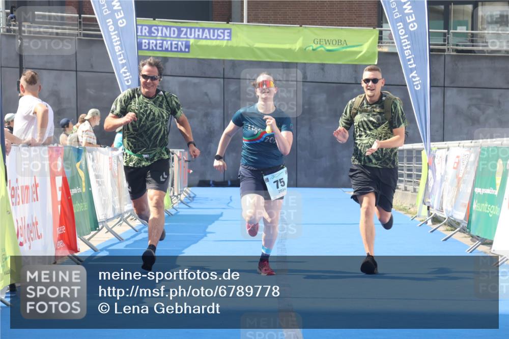11.08.2024 - GEWOBA Citytriathlon Bremen Lena Gebhardt http://msf.ph/oto/6789778 11.08.2024 11:31:48 Ziel 75 meine-sportfotos.de
