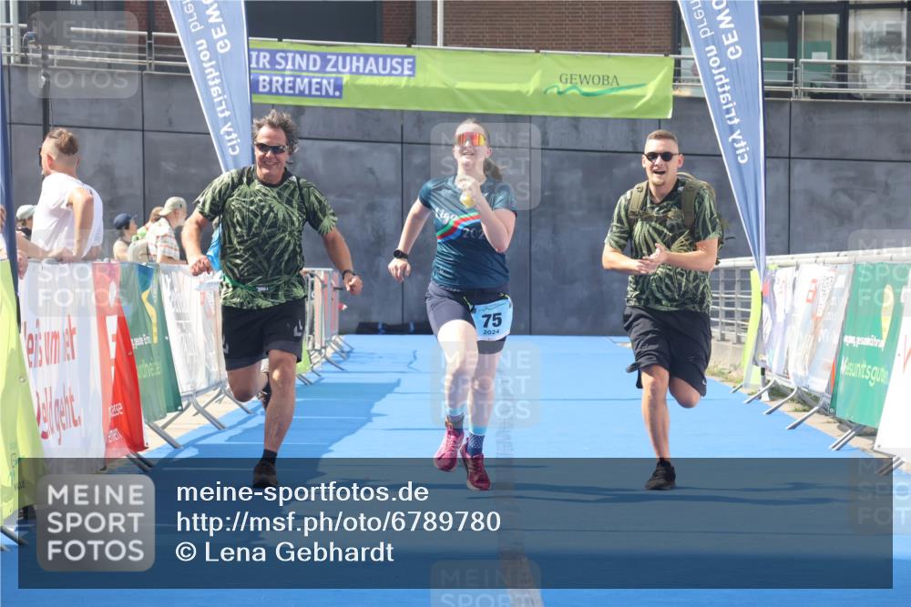 11.08.2024 - GEWOBA Citytriathlon Bremen Lena Gebhardt http://msf.ph/oto/6789780 11.08.2024 11:31:48 Ziel 75 meine-sportfotos.de