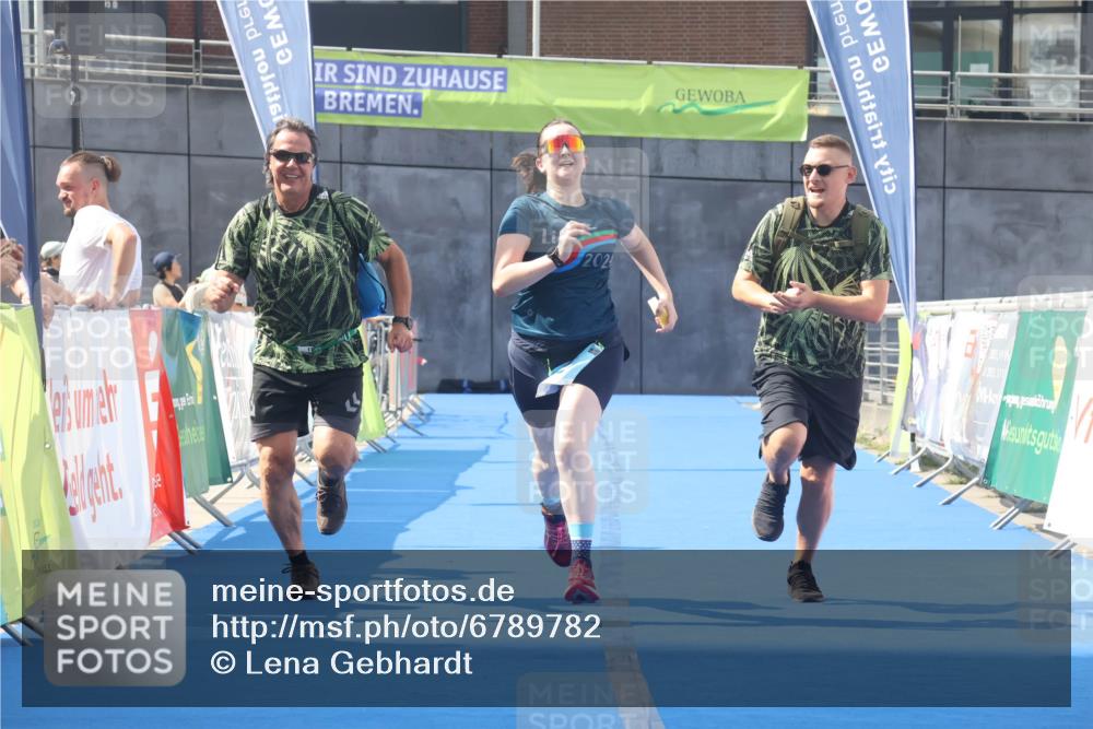 11.08.2024 - GEWOBA Citytriathlon Bremen Lena Gebhardt http://msf.ph/oto/6789782 11.08.2024 11:31:49 Ziel 75 meine-sportfotos.de